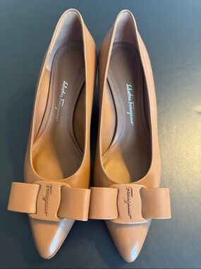 Salvatore Ferragamo Tan Leather Pointed-Toe Bow Pumps